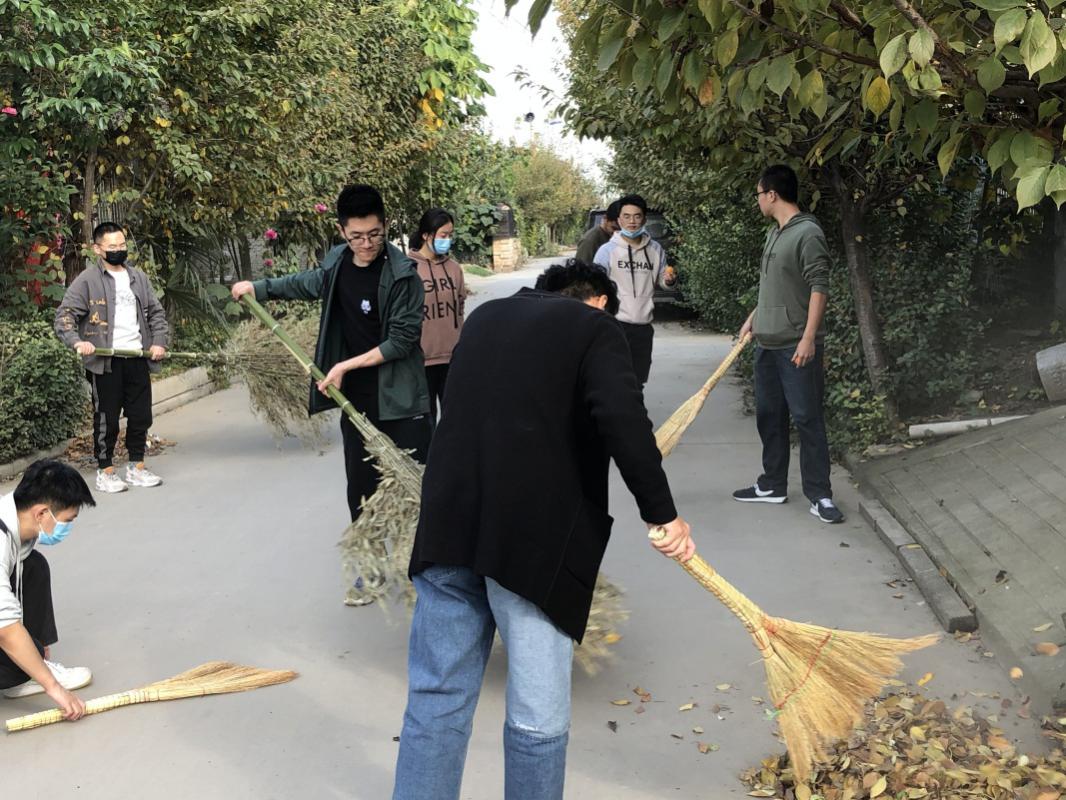 说明: E:\学院党建(2019.3)\支部活动与照片\202010.21主题当日活动,义务劳动\QQ图片20201023111433.jpg