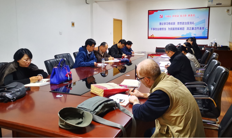 苏校长给教室公寓党支部讲党课.png